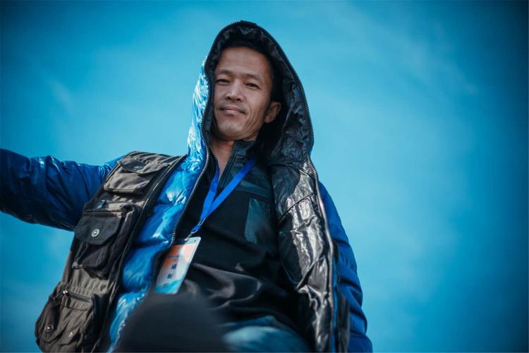 《长大》 呼伦贝尔光影中的成长诗篇